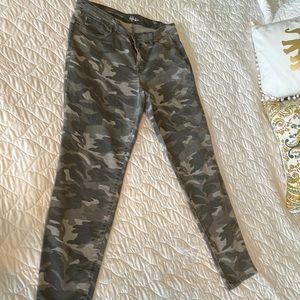 Womens jeans gray camouflage skinny leg Style&co size 12